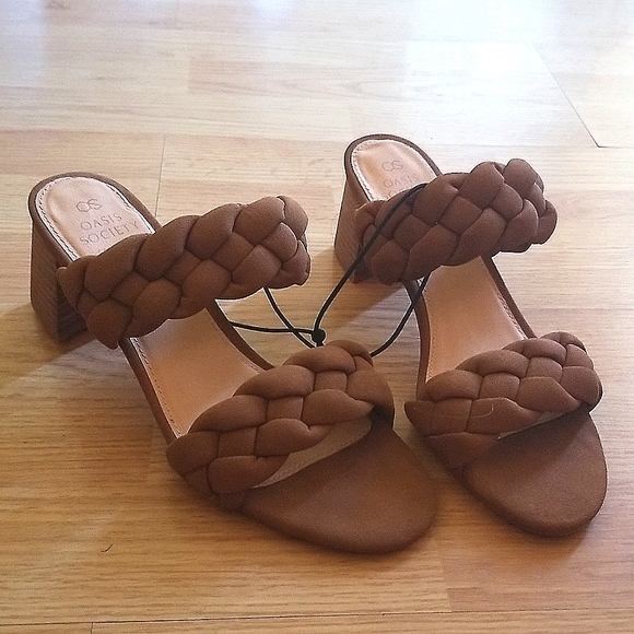 Oasis Society Shoes - Oasis Society small brown heel